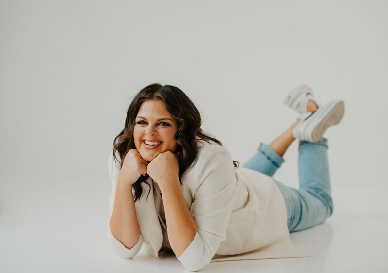 Proven marketing method for coaches and service providers focused on clarity, visibility, conversions, and sustainable business growth.