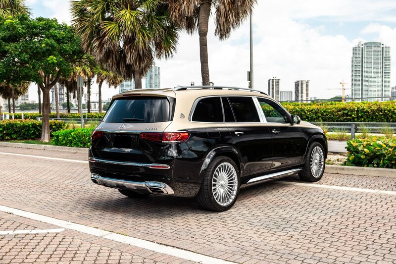 mercedes-maybach-gls-600-kalahari-gold-black-for-rent-in-miami-009