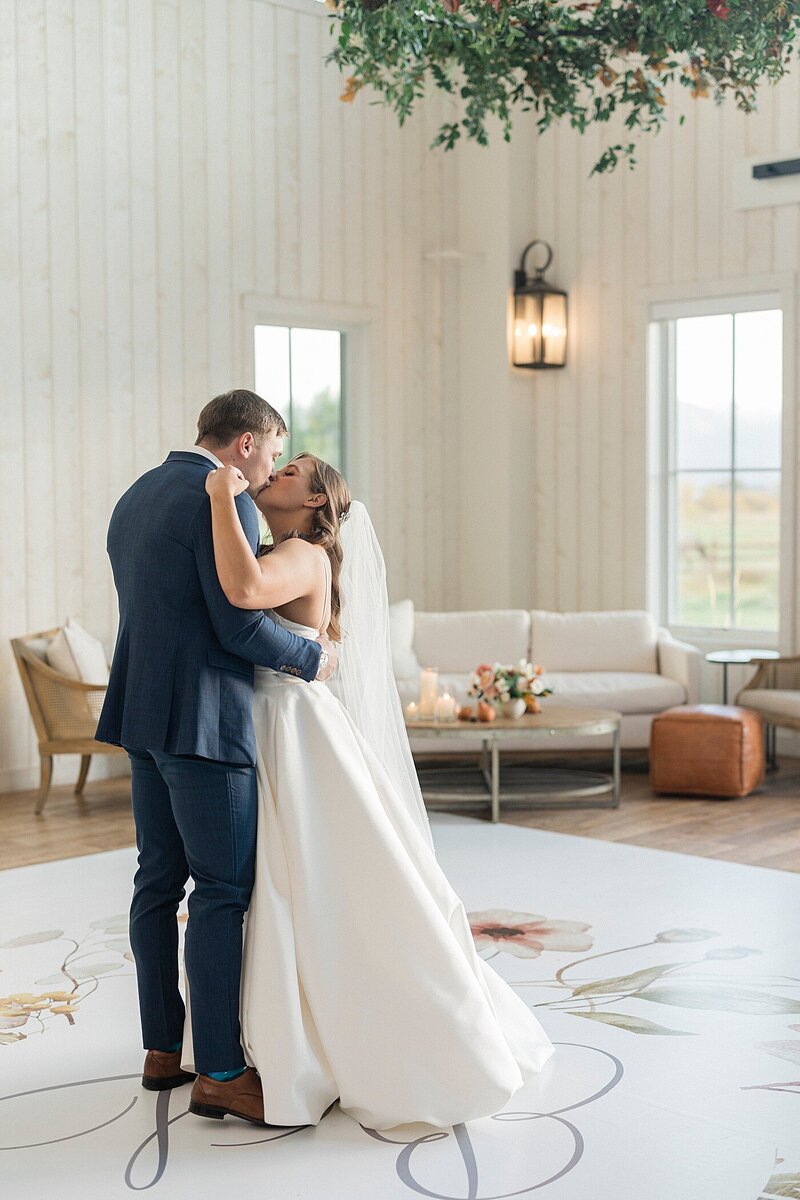 utah-wedding-candles-37