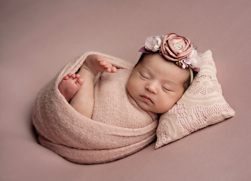newbornboygirlmaternityquinceanerateendancenewbabybestphotographertudiofamilybirthdaynewbornboyamilynewborngirlfirstbirthdayportraiturephotographystudioportraitsnewborngirlboyfamilyEvaMaganaPhotographychildphotographer (8 of 9)