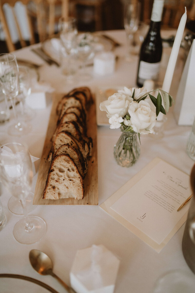 Table flowers Brinsop Court