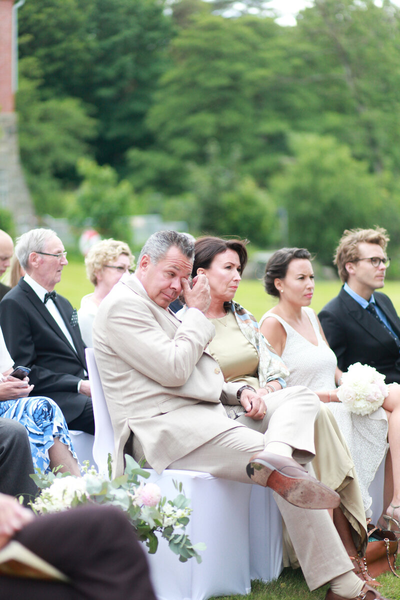 Bride takes portraits with her bridesmaids