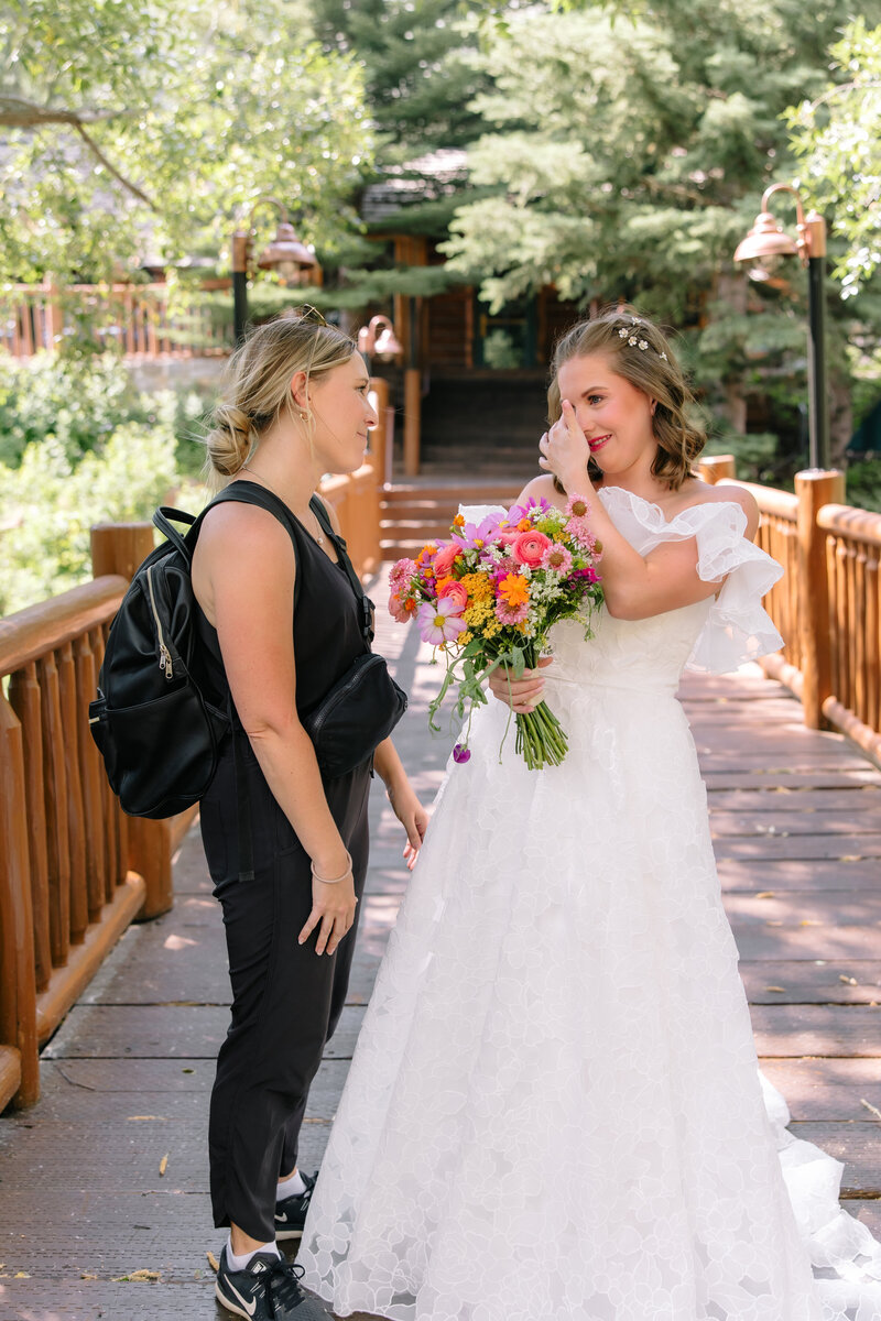 Shelby with bride Emily at Trail Creek Cabin at Sun Valley Resort captured by Dear Kodak Photography
