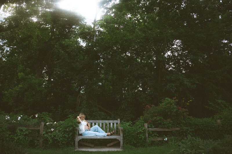 black and white lake maternity photos