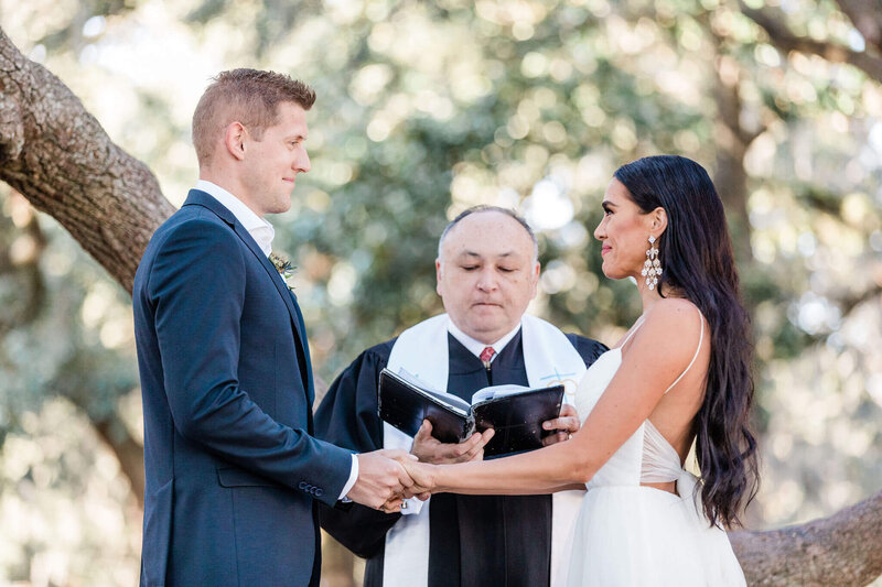 Savannah_Elopement_in_Forsyth_Park__Low_branch08