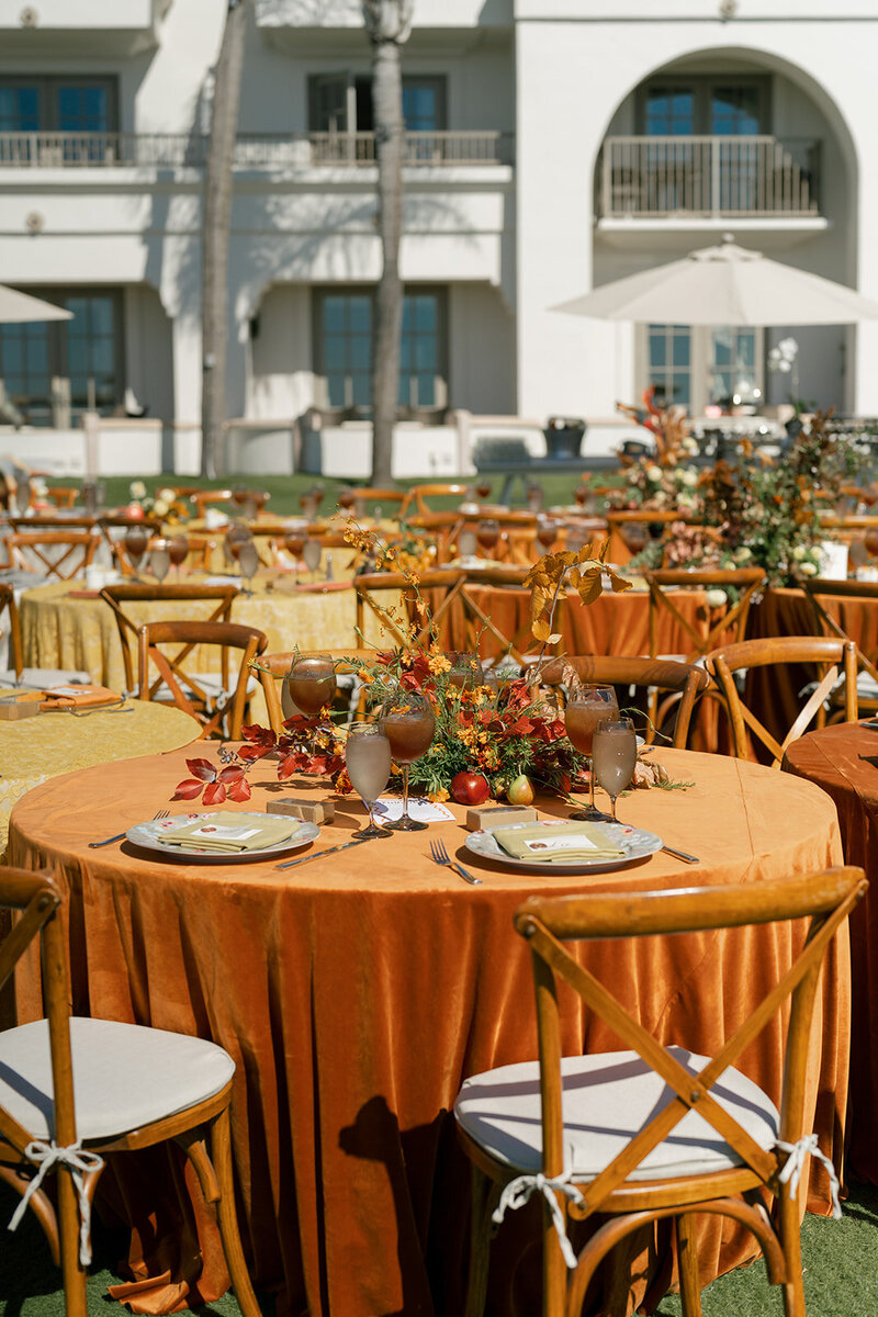 FLORAL DESIGNS NEUTRAL CURATE at The Ritz Carlton_erica streelman photographer-80