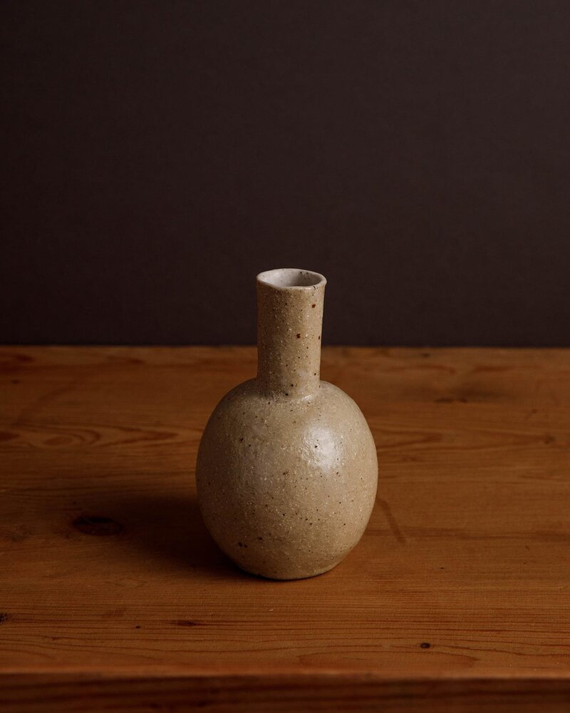 Stoneware_Vase_side_c_4_5