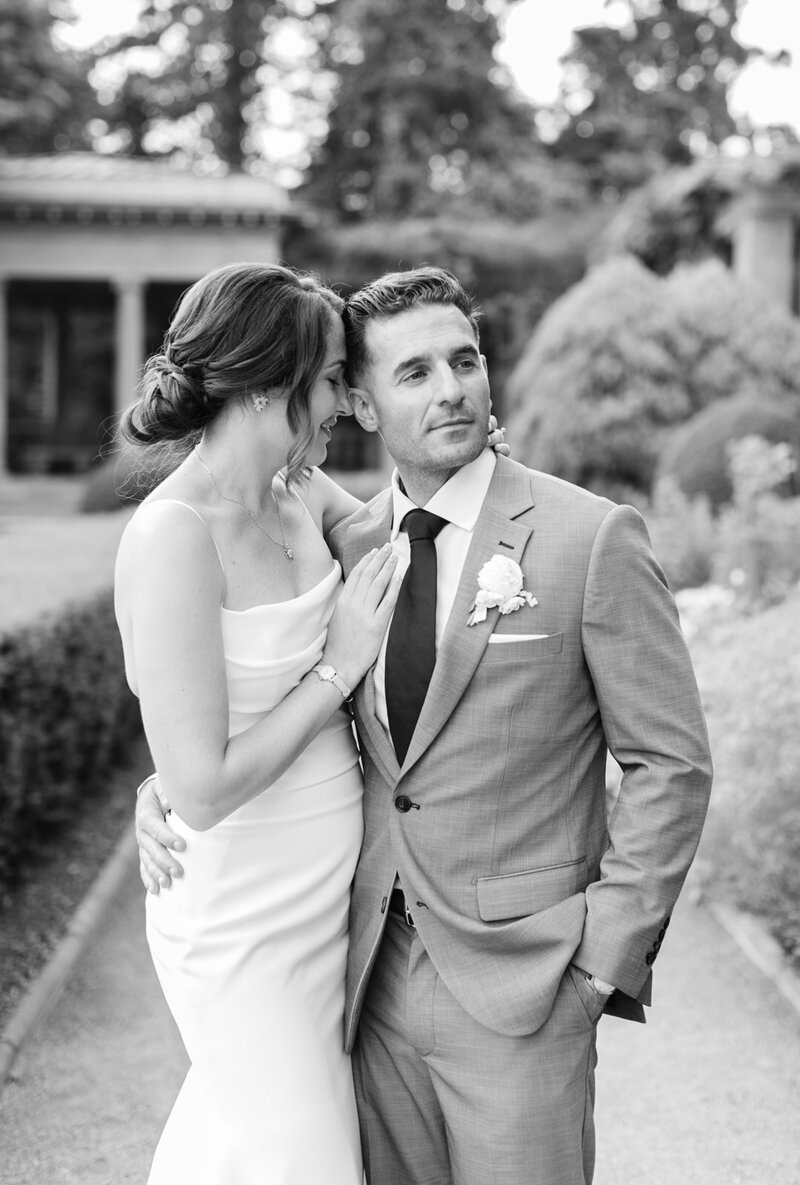 groom-bride-garden-eolia