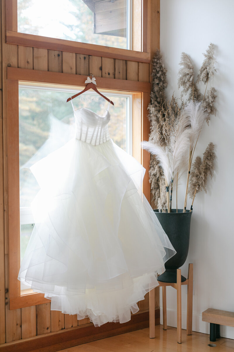 wedding-dress-bridal-details