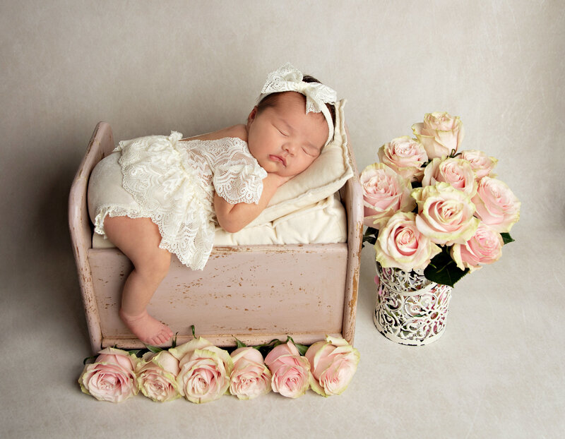newbornbabyboynewfamilynewbabybestphotographertudiofamilybirthdaynewbornboyamilynewborngirlfirstbirthdayportraiturephotographystudioportraitsnewborngirlboyfamilyEvaMaganaPhotographychildphotographer (13 of 43)