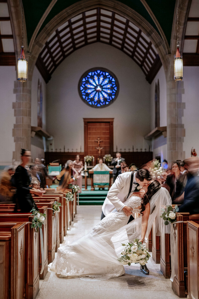 kiss-recessional-aisle