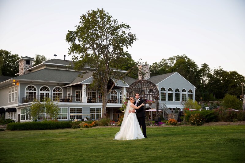 emma-cleary-new-york-nyc-wedding-photographer-videographer-venue-falkirk-estate-7