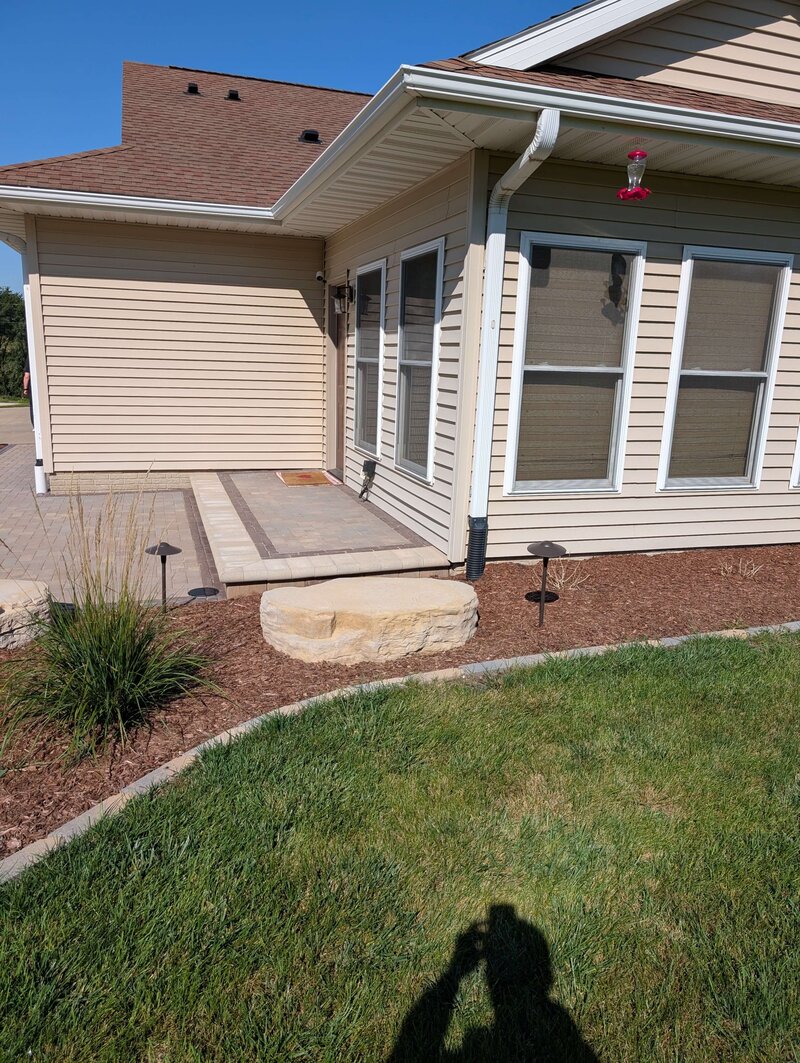 Cedar-Rapids-Iowa-landscaping-lawn-care-treatments-_20250902_151326089