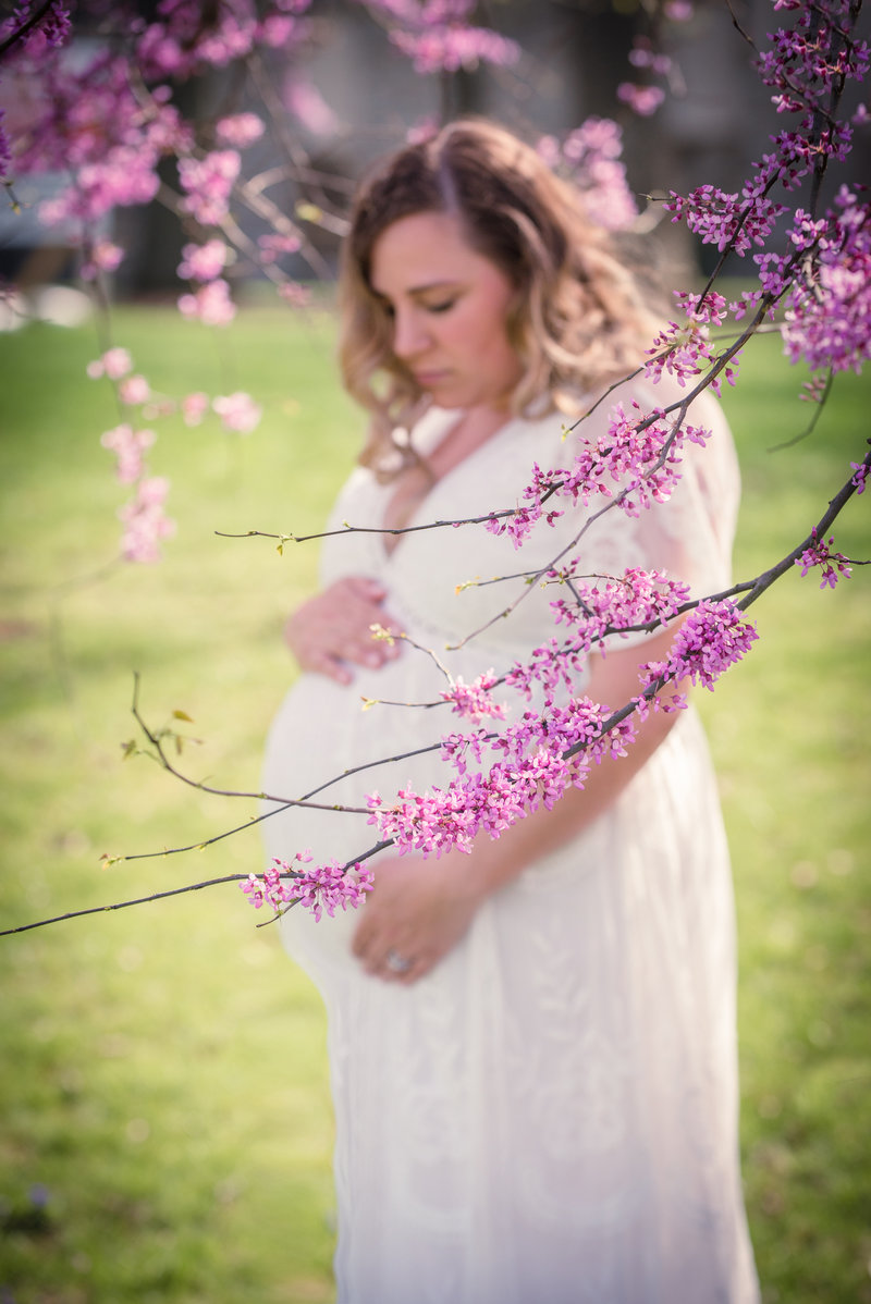 JandDstudio-founderhall-hershey-spring-flowers-maternity-mommy-babybump