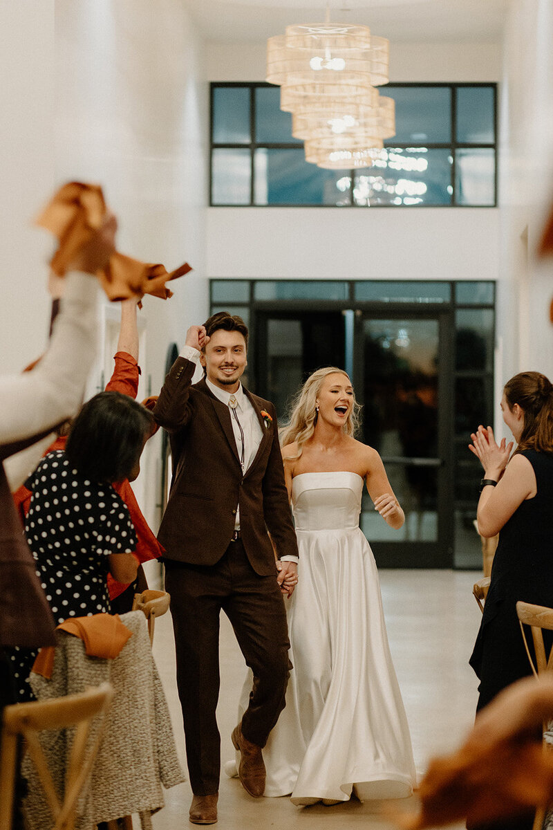 jami-oliver-wedding-preview-taylorraephotofilm-172