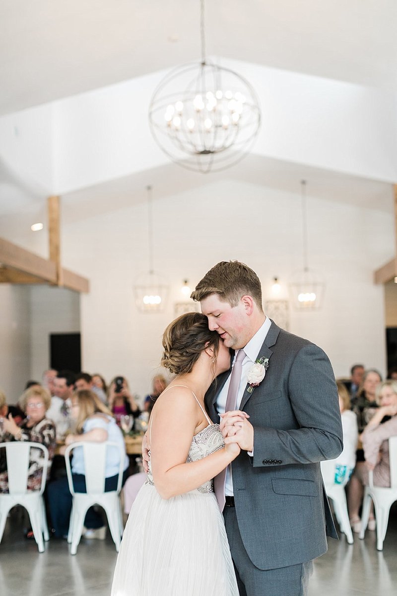 Indiana_The_Wilds_Wedding_Event_Venue_Blue_White_Wedding_Ideas_Boho_Chic_Weddings_31