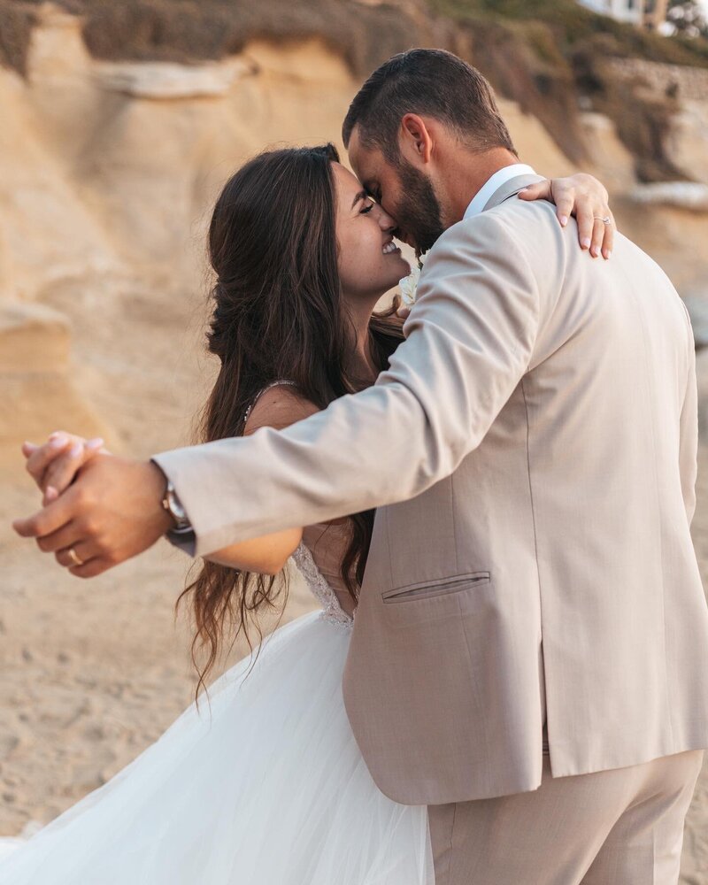 Beautiful Couples photography sunset cliffs
