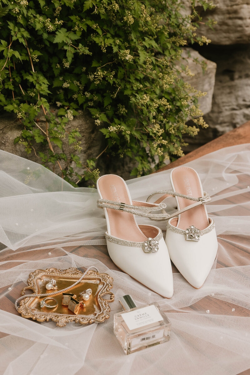 3-A&J - Wedding - Castle Farms - Michigan Wedding Photographer