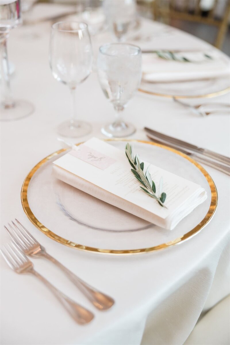 Wedding reception details at the country club of Orlando by orlando wedding photographer 