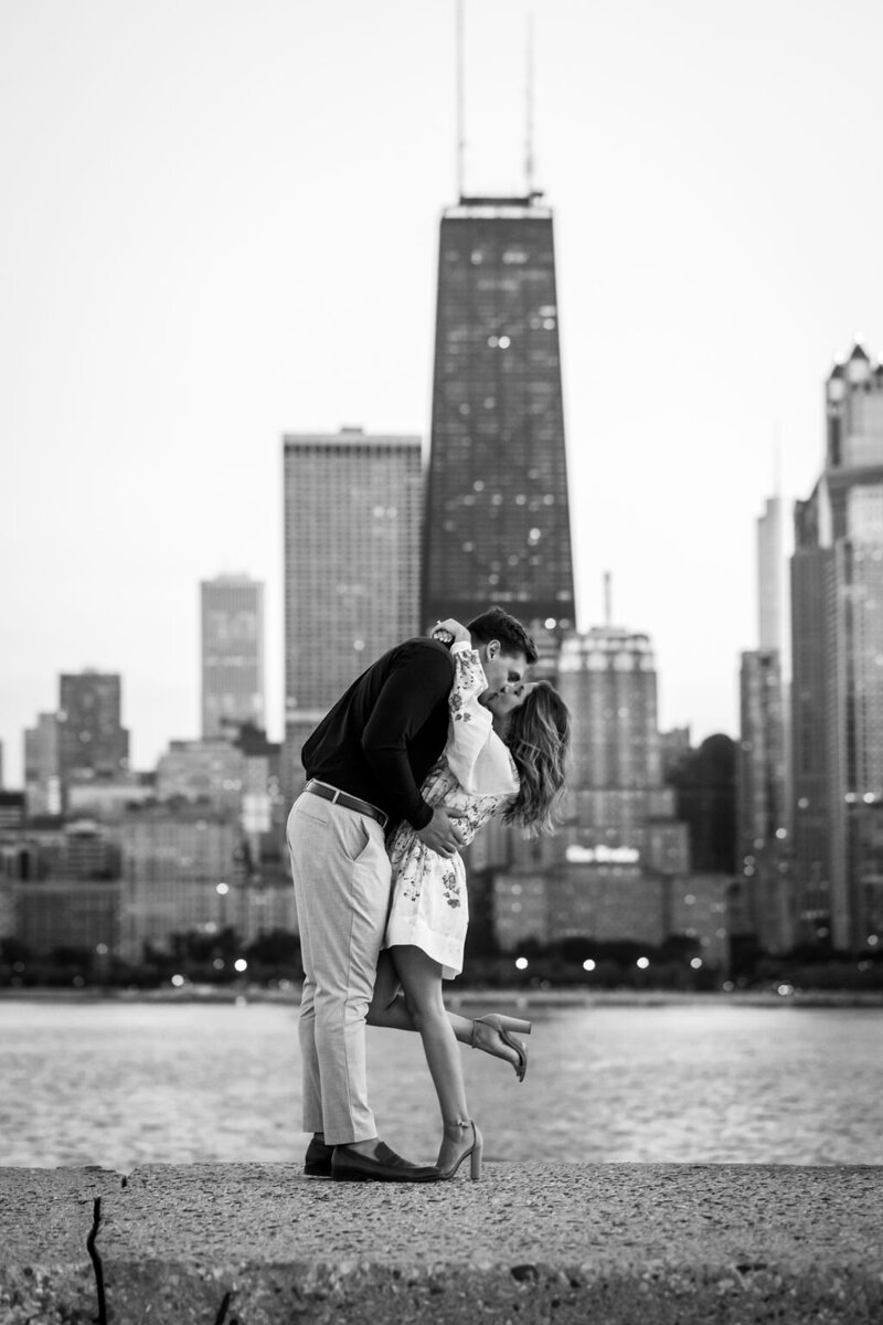 north-avenue-pier-engagement-session (12)