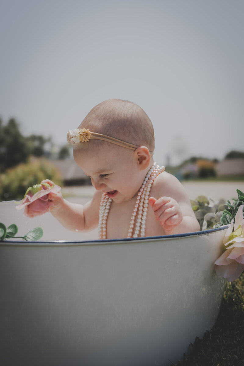 Baby Milk Bath Portirat
