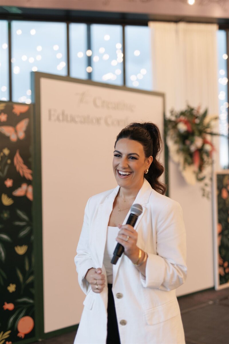 Laylee Emadi | Coach for Creative Educators and Speakers