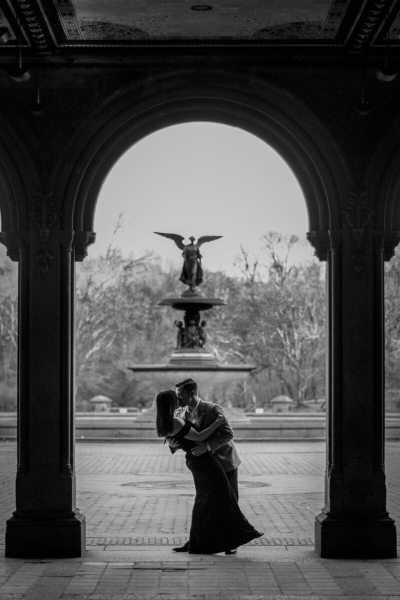 luxury-central-park-engagement-photos