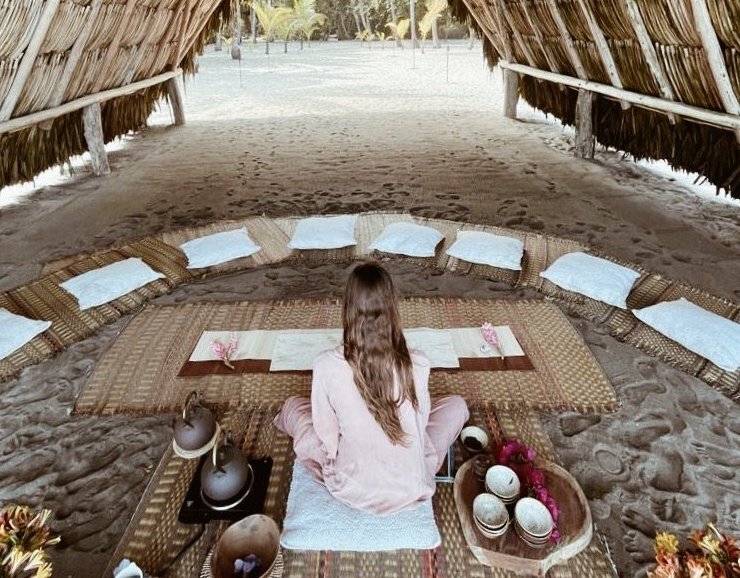 Emma is a student of the Leaf practicing Cha Dao or The Way of Tea under the linage of the Tea Sage Hut in Taiwan.