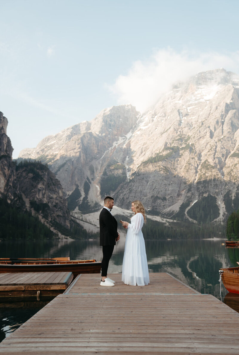 How to Elope in the Dolomites, image size:800x1188