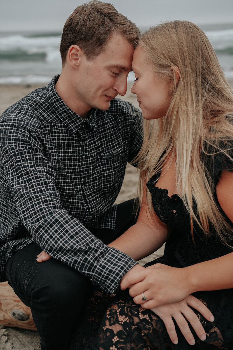 Engagement session on the Oregon coast.