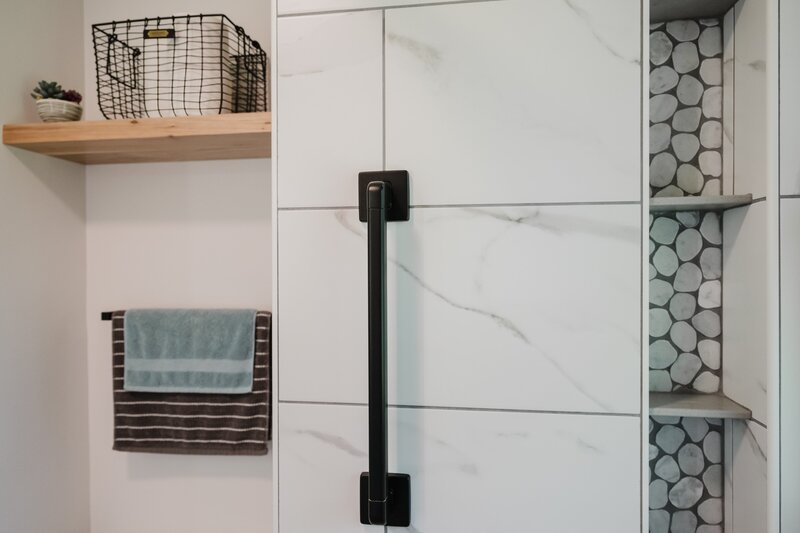 luxury-bathroom-fixtures-storage