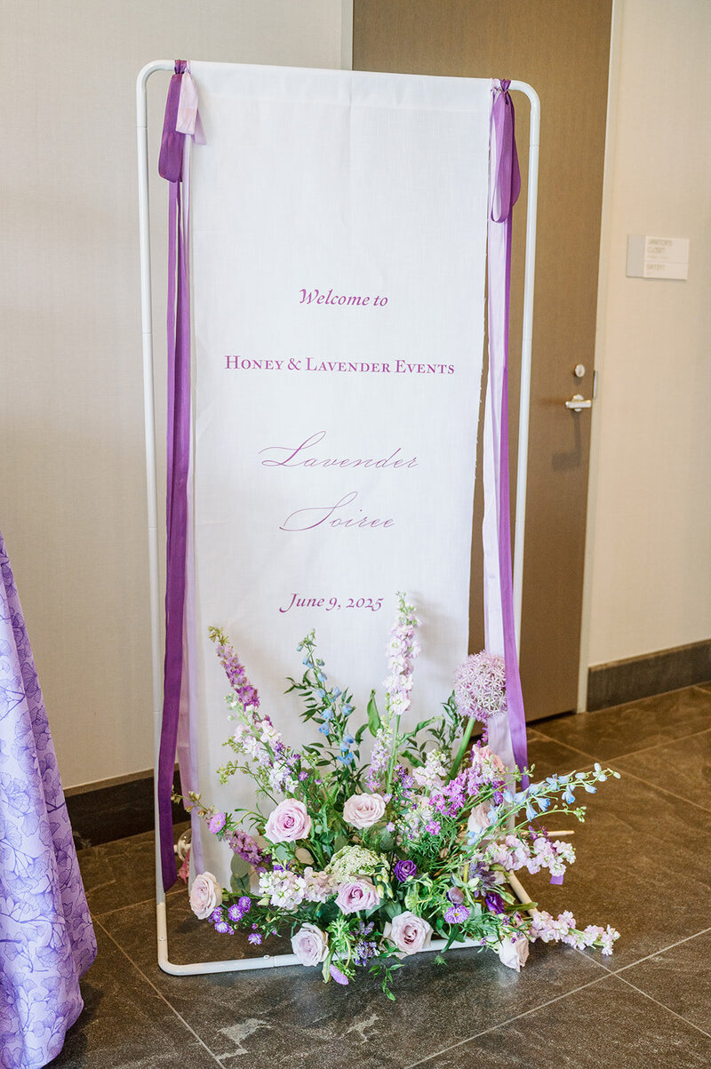 linen-welcome-sign-wedding