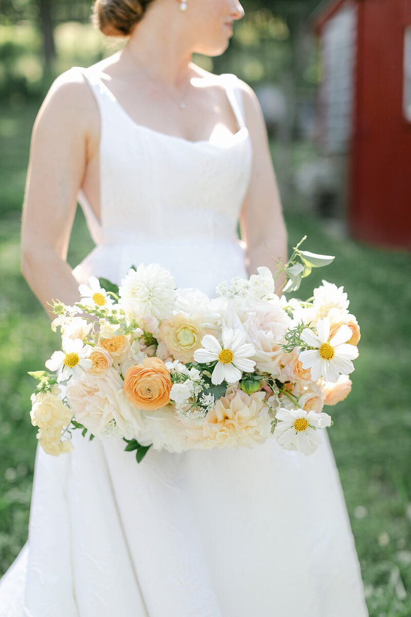 orange-white-bridal-bouquet