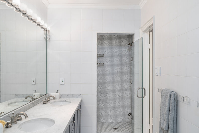 300 Avenue Road Unit 5 _038