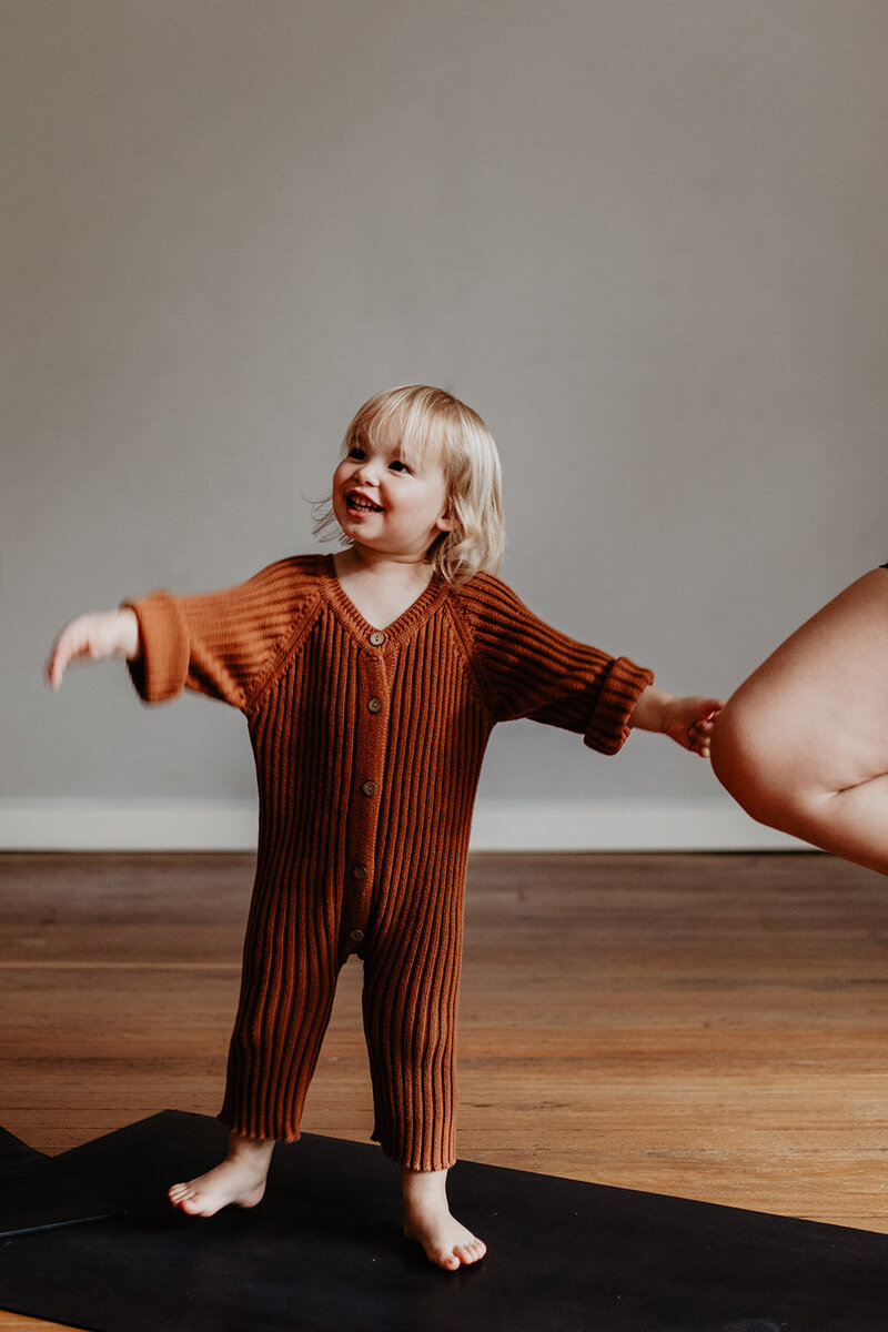 Kids_yoga_with_Mon_Hope_Tamworth_NSW_Babies_Toddlers_Yoga_for_Kids_AustraliaKidsYoga2025-14