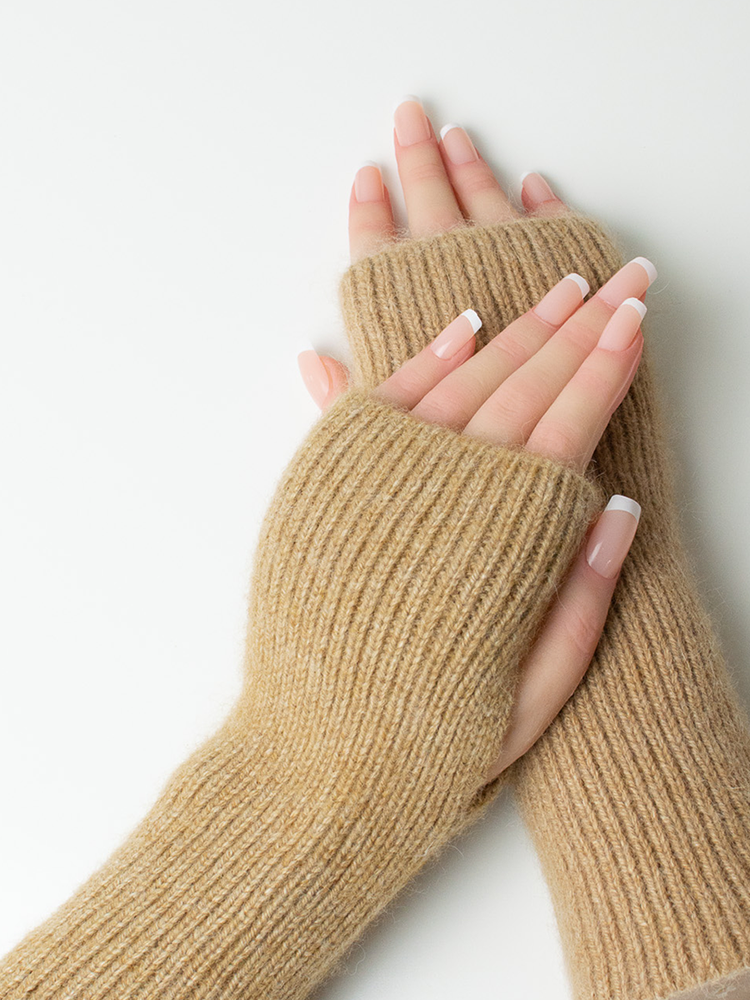 Seattle Mitts Cashmere Camel model