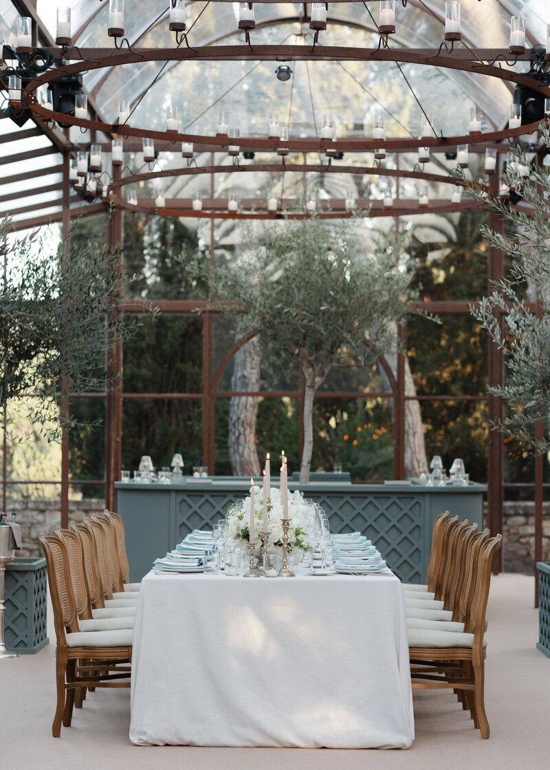 A beautiful wedding table setting