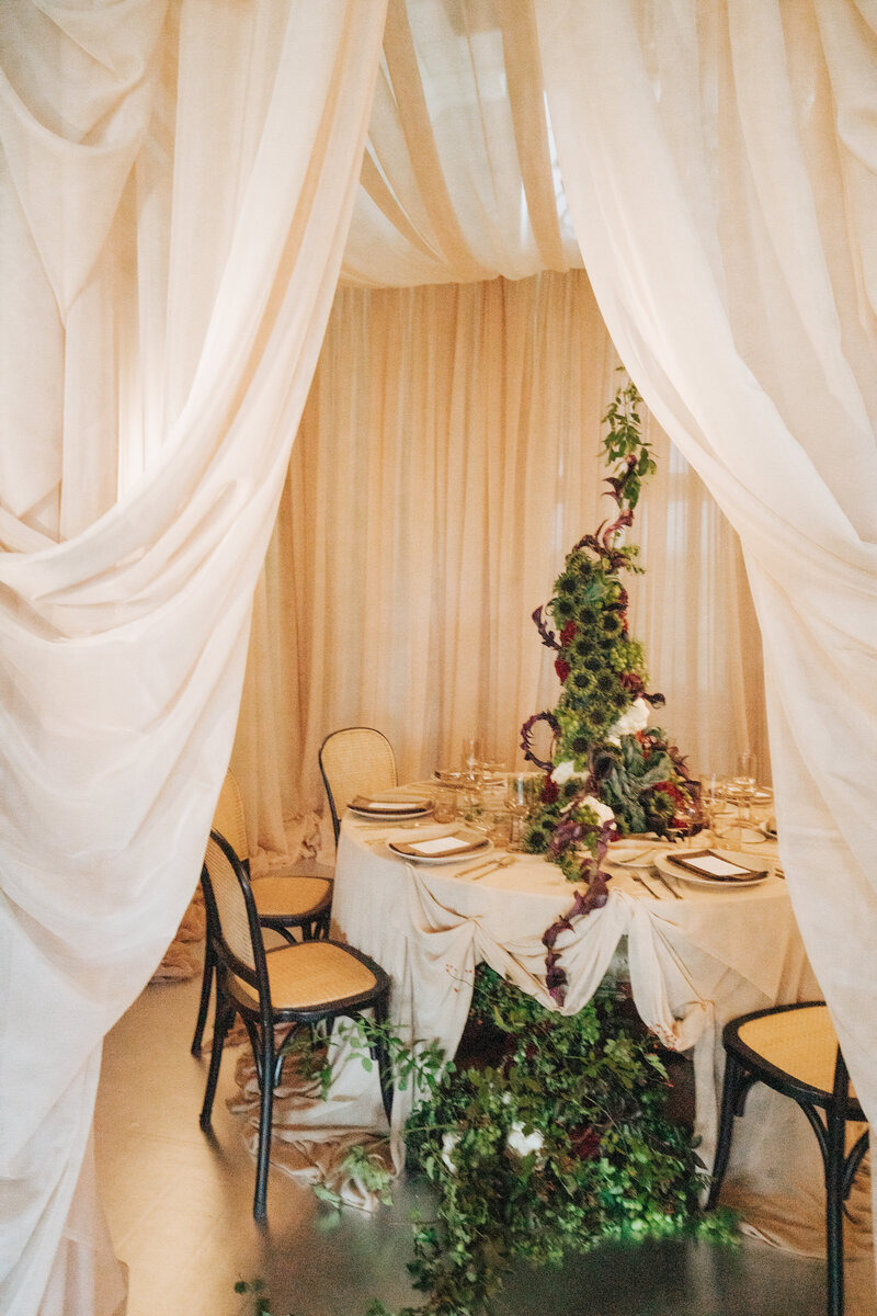 Toronto wedding at graydon hall manor, bride and groom