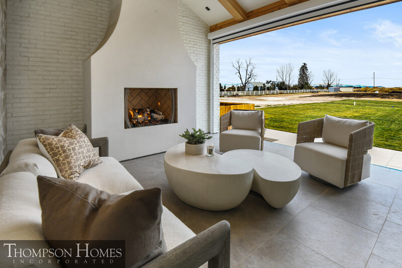 Thompson-Homes-Chateau-Moderne-Meridian-Custom-Home-Builder-29