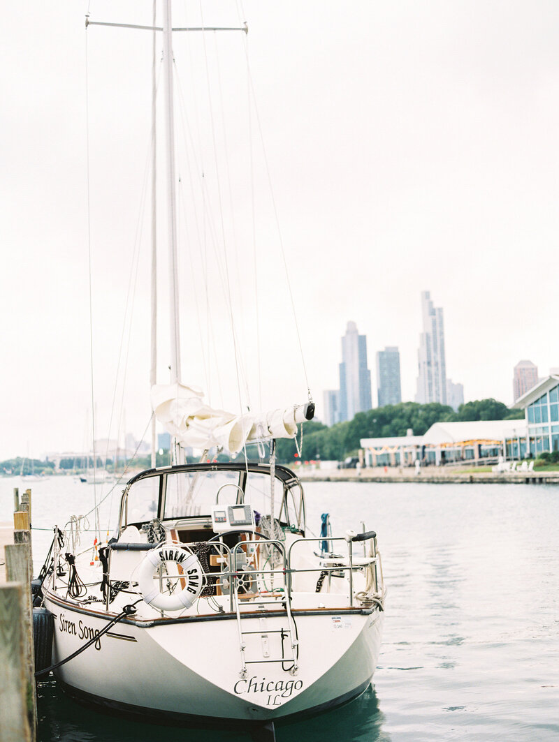 Chicago-sailboat-engagement_03