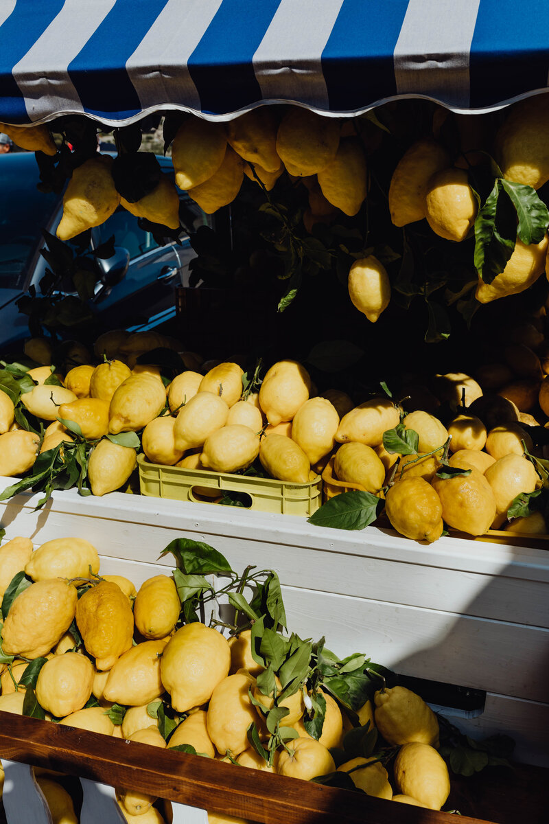 kaboompics_lemon-stall-along-the-amalfi-drive-12155