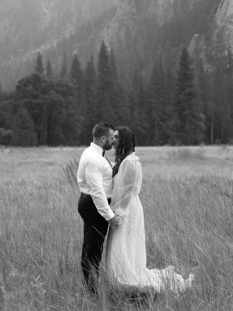 Sean Thomas Photography - Annie and Matt Yosemite Session-4