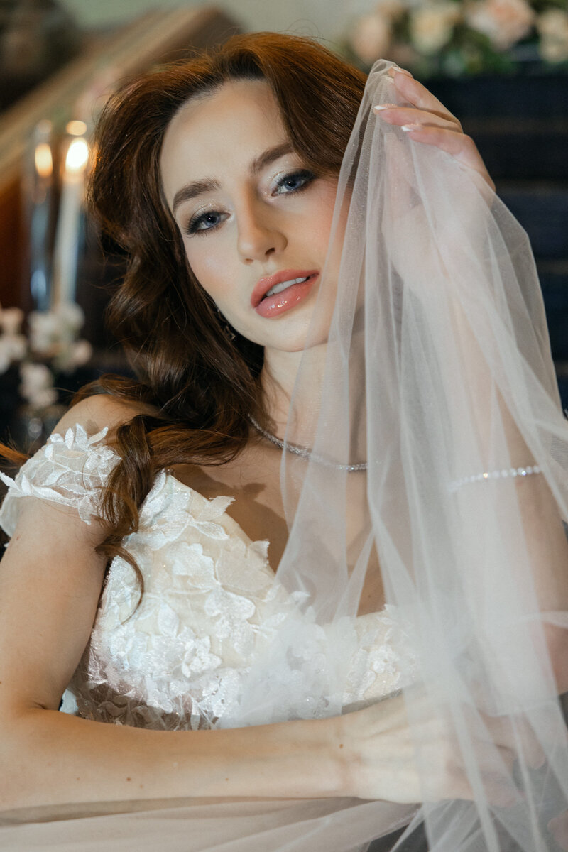 Natural bridal makeup enhances beauty for timeless wedding day photos
