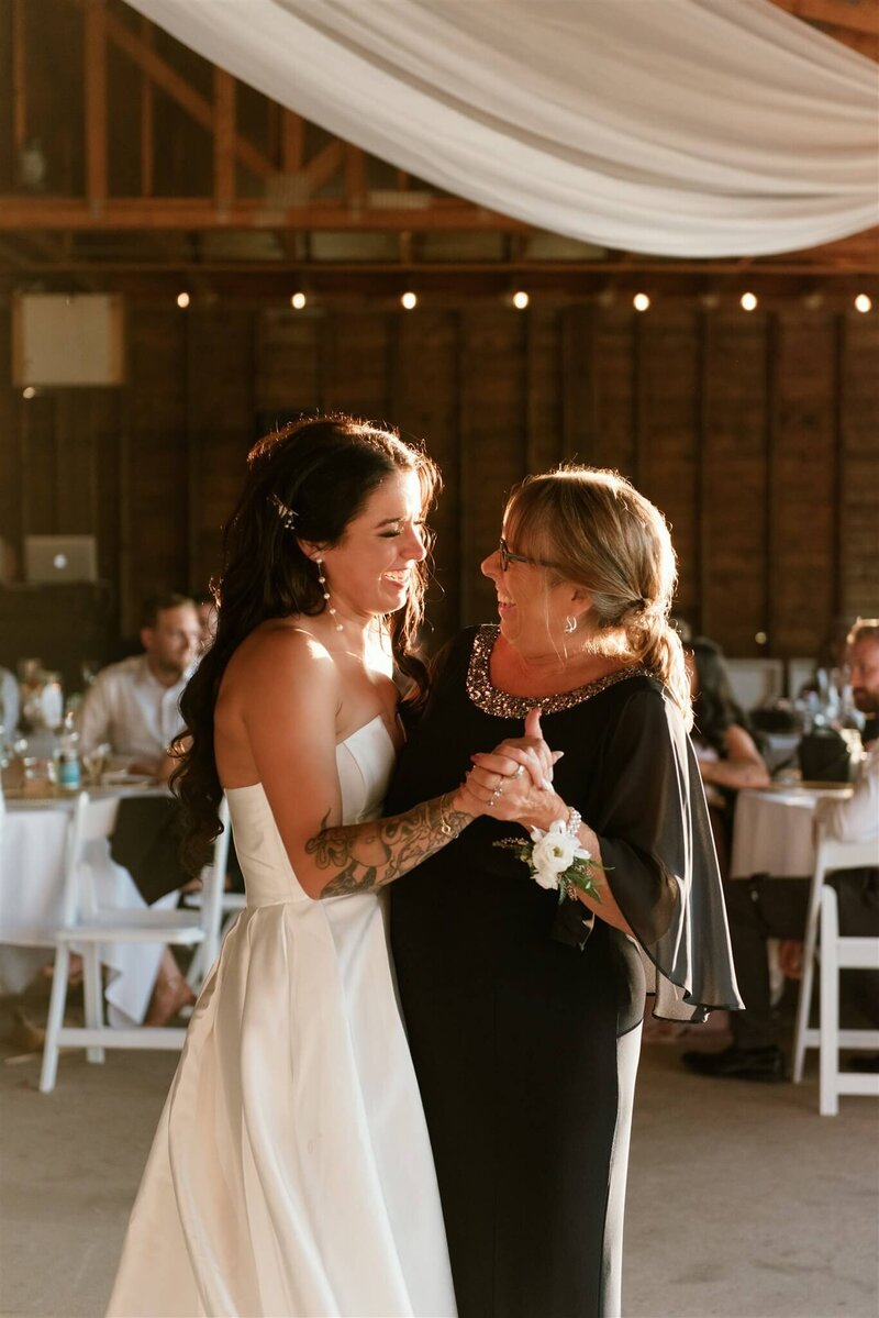 mom-dance-dundee-resort-wedding