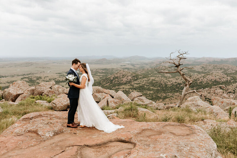 TaylarRodgersandBrettLaBonteBridalPortraits|ReibPhotography|OklahomaWeddingPhotographer-8