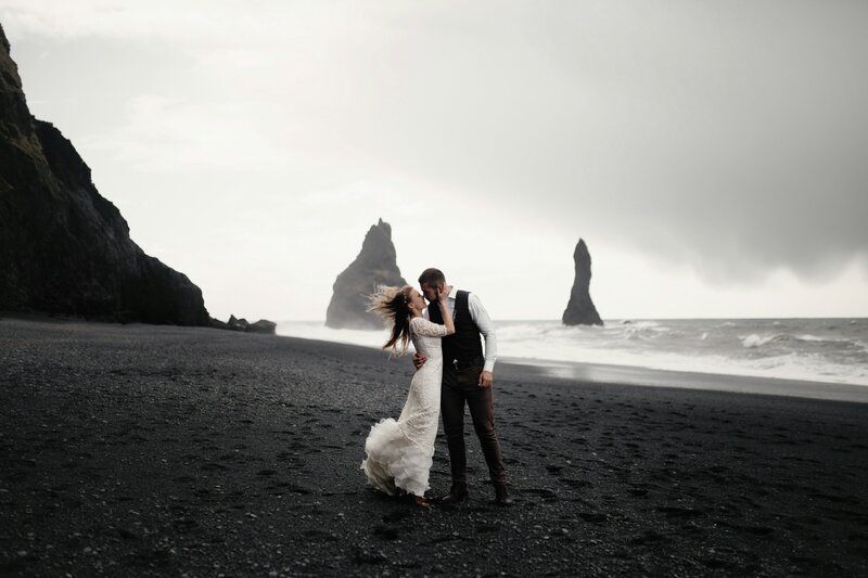 Couple eloping in iceland