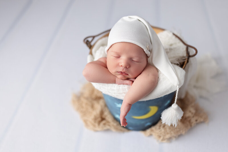 Bucket - 2022-04-20 - Shiloh's Newborn Session - 14 days (Stephanie Johanson)170