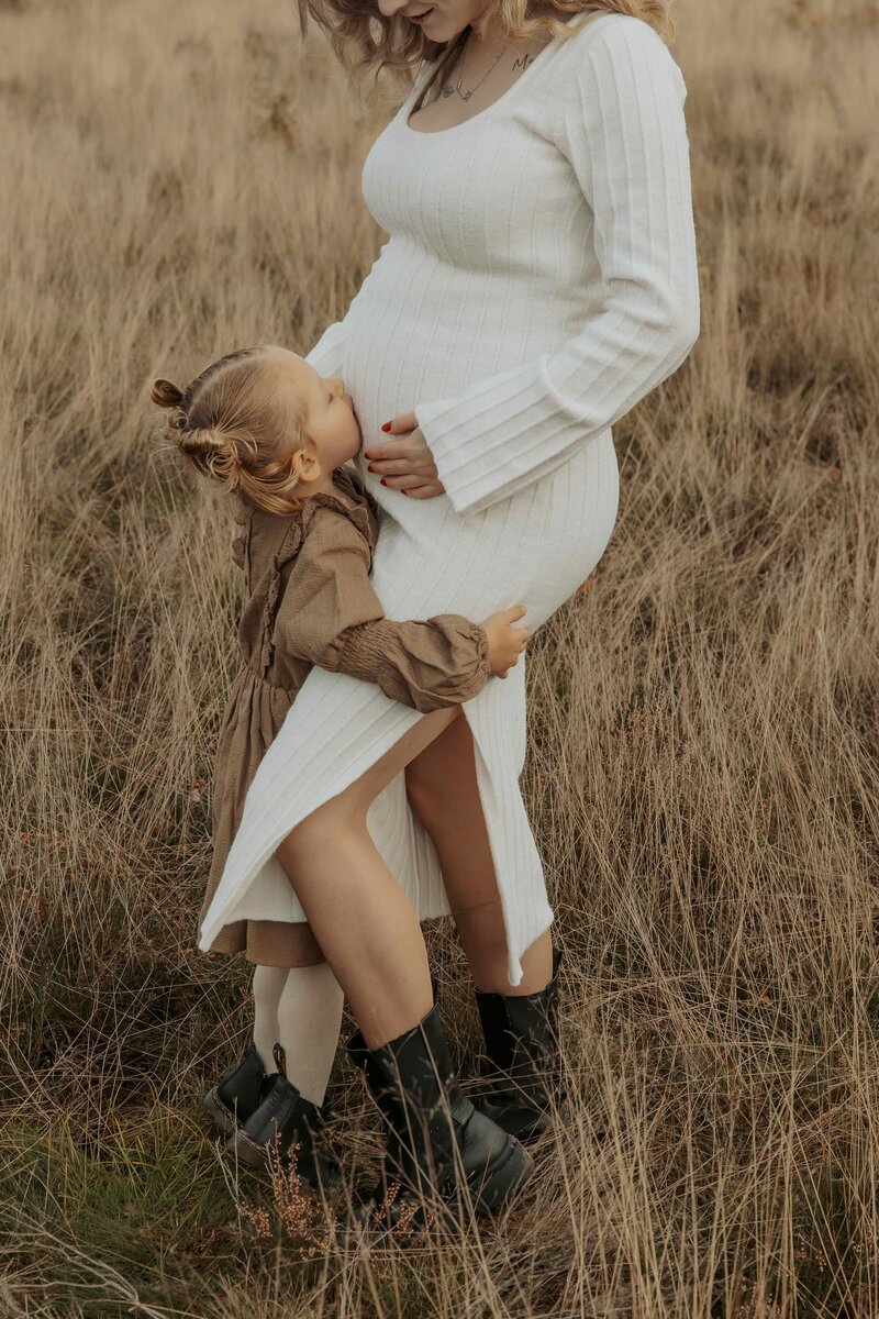 zwangerschapsfotograaf, zwangerschap, familiefotograaf, familieshoot, gezinsshoot, gezinsfotograaf, new born, fotograaf zwolle