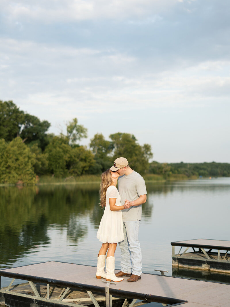 couple-slow-dancing-on-dock-san-antonio-photographer