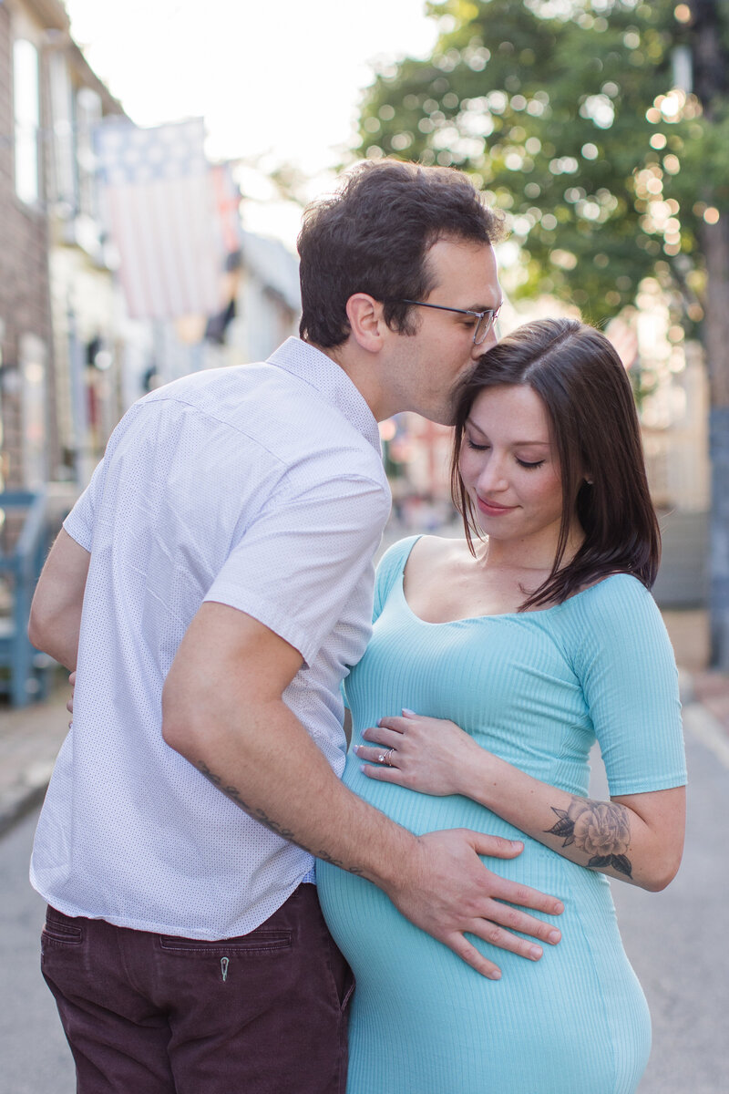 Downtown Annapolis maternity photos by Maryland photographer, Christa Rae Photography